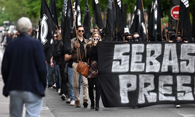 policia-de-paris-e-criticada-por-autorizar-manifestacao-neonazista