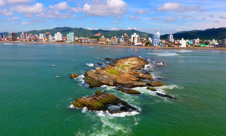 os-10-destinos-de-praia-mais-bem-avaliados-do-brasil,-segundo-o-airbnb