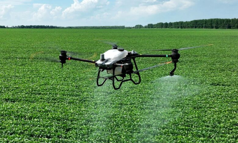 piloto-de-drone-agricola:-como-e-o-salario-e-o-dia-a-dia-de-quem-trabalha-nesta-area-que-deve-bombar-em-2024