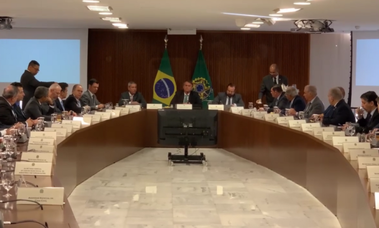 video-de-reuniao-mostra-bolsonaro-falando-de-acao-de-ministros:-‘se-reagir-apos-a-eleicao,-vai-ter-caos’