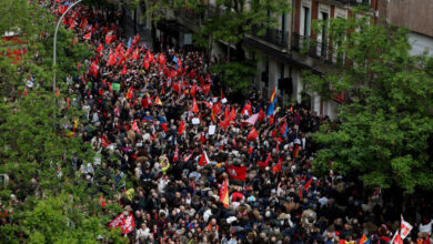 thousands-rally-in-madrid-to-support-pm-as-corruption-probe-continues